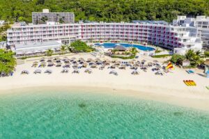 Grand Decameron Montego Beach, A Trademark All-Inclusive Resort